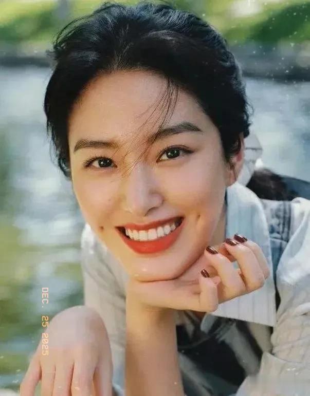 杨采钰否认未婚生子，称自己有结婚证，联系网友删除不实报道！