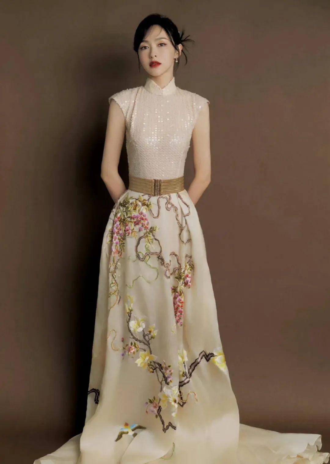 唐嫣倪妮同穿红色一个抽象一个日常!盘点唐嫣34套百搭减龄又高级