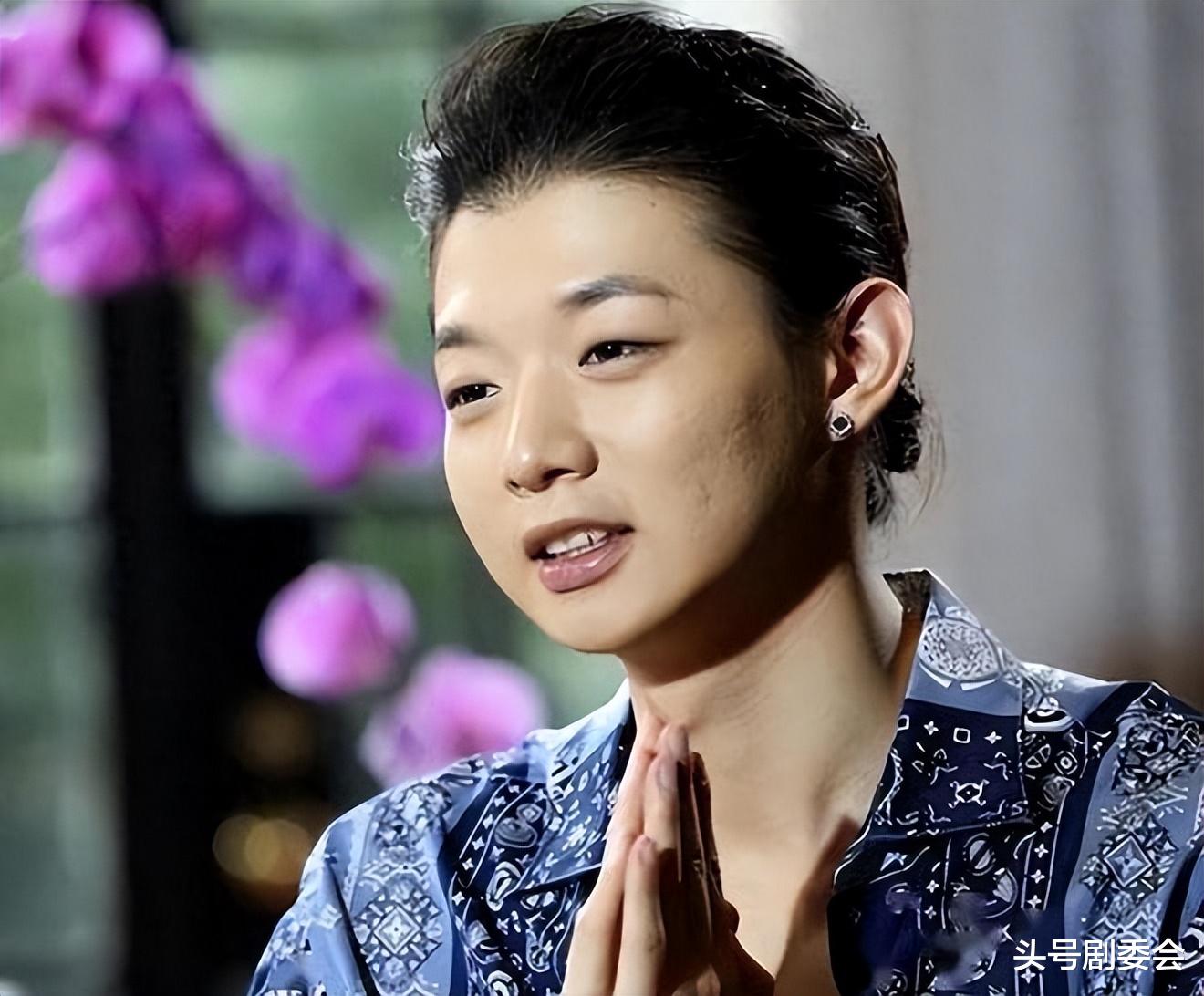 离开娱乐圈4年,霍尊事业重启,而被送进去的陈露,活成了这样