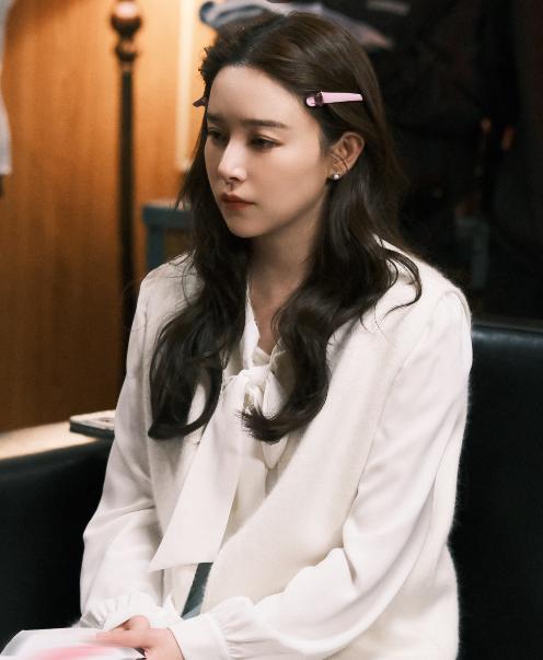 阚清子的热搜爆了！被曝婴儿刚出生就夭折，网友情绪一边倒