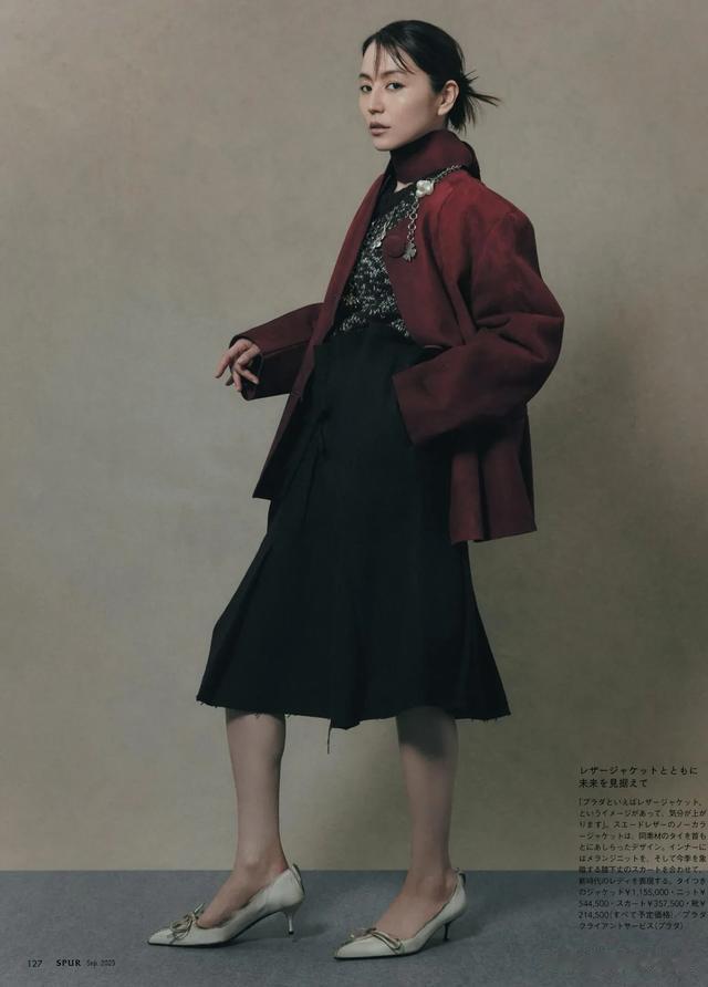 长泽雅美SPUR九月刊封面大片,穿着优雅大方,美得让人移不开眼