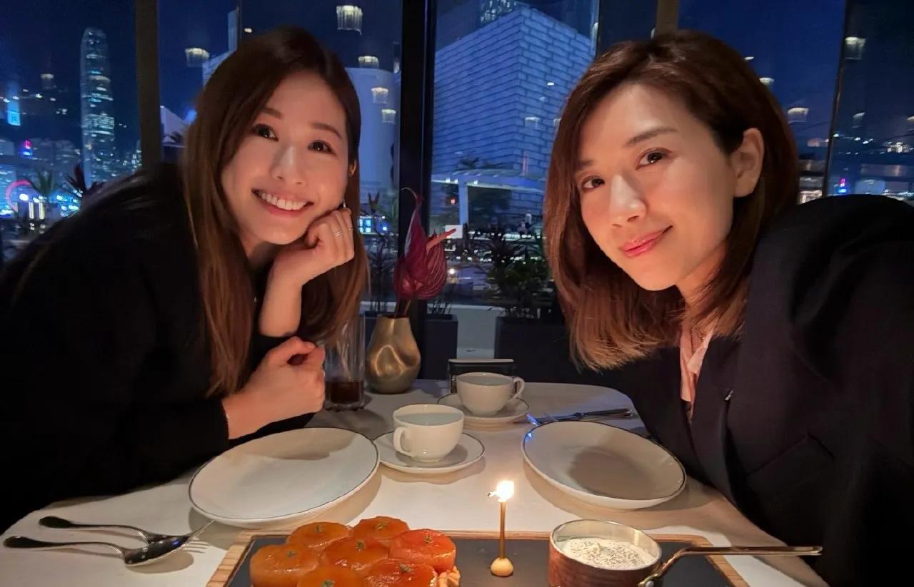 TVB离巢花旦获圈中姐妹庆生！低调结婚两年，已签约内地公司
