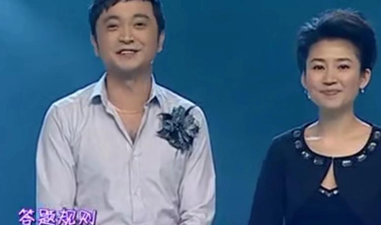 母亲是演员，二婚重组嫁翻译官父亲，难怪42岁尼格买提离婚无儿女