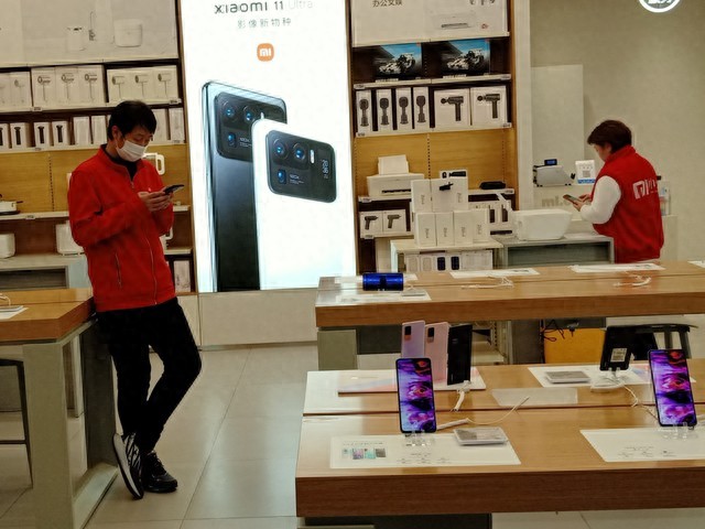 買手機不想當“韭菜”，懂行的都會看這3點，保證流暢不卡頓