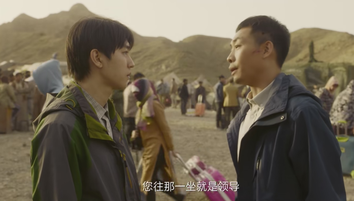 撕破脸了!王俊凯遭业内导演公开内涵,拍戏缺乏表演沟通,不是看手机就是打游戏