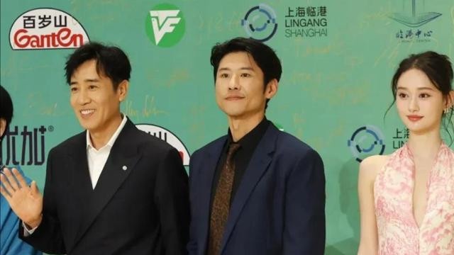 男演员的身高有多重要？于和伟和1米83的靳东同框，直接败下阵来