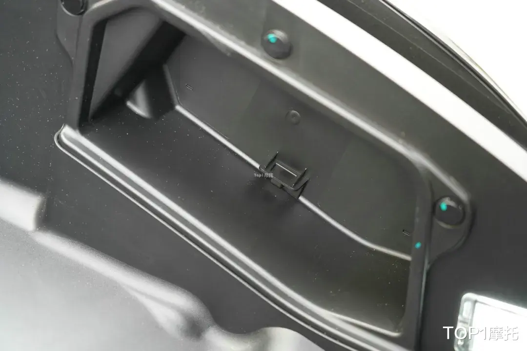 两轮头等舱,QJMOTOR鸿350GS静态全解析,不只是价格低还有硬实力