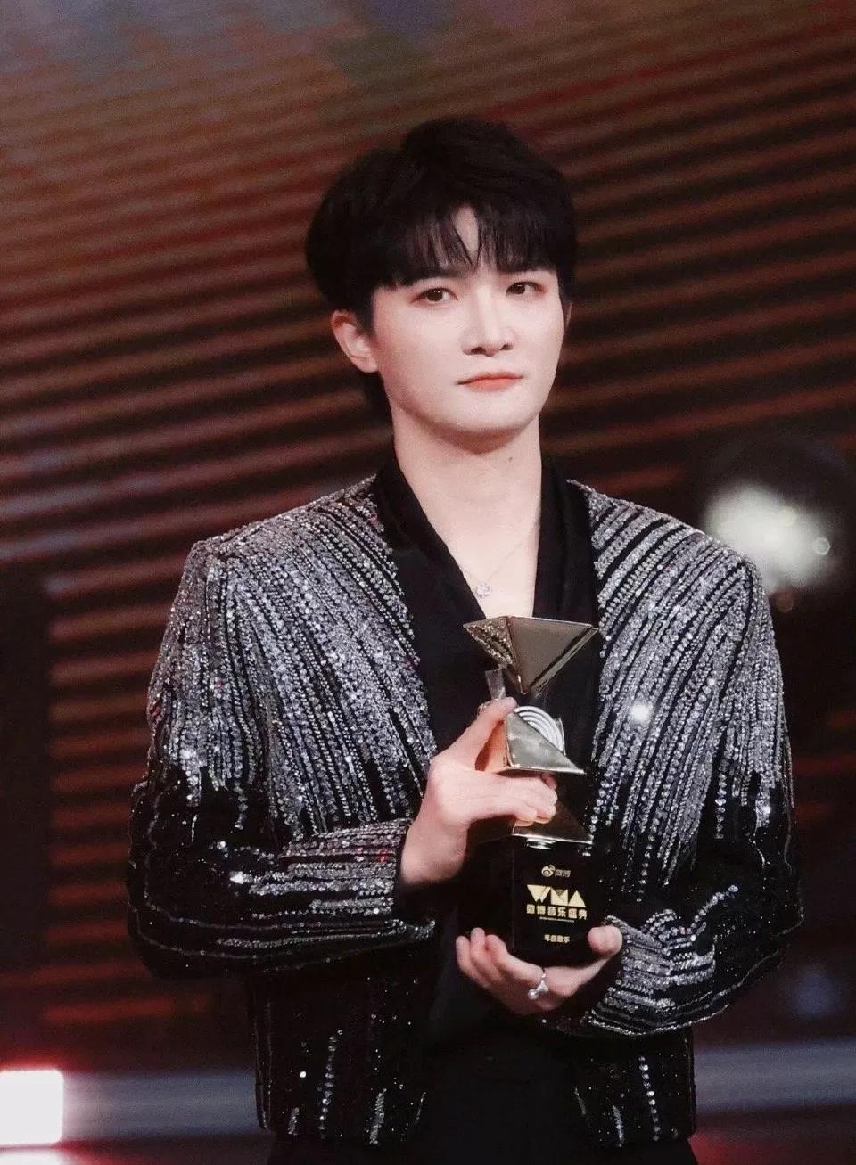 歌手周深官宣2025湾区升明月晚会