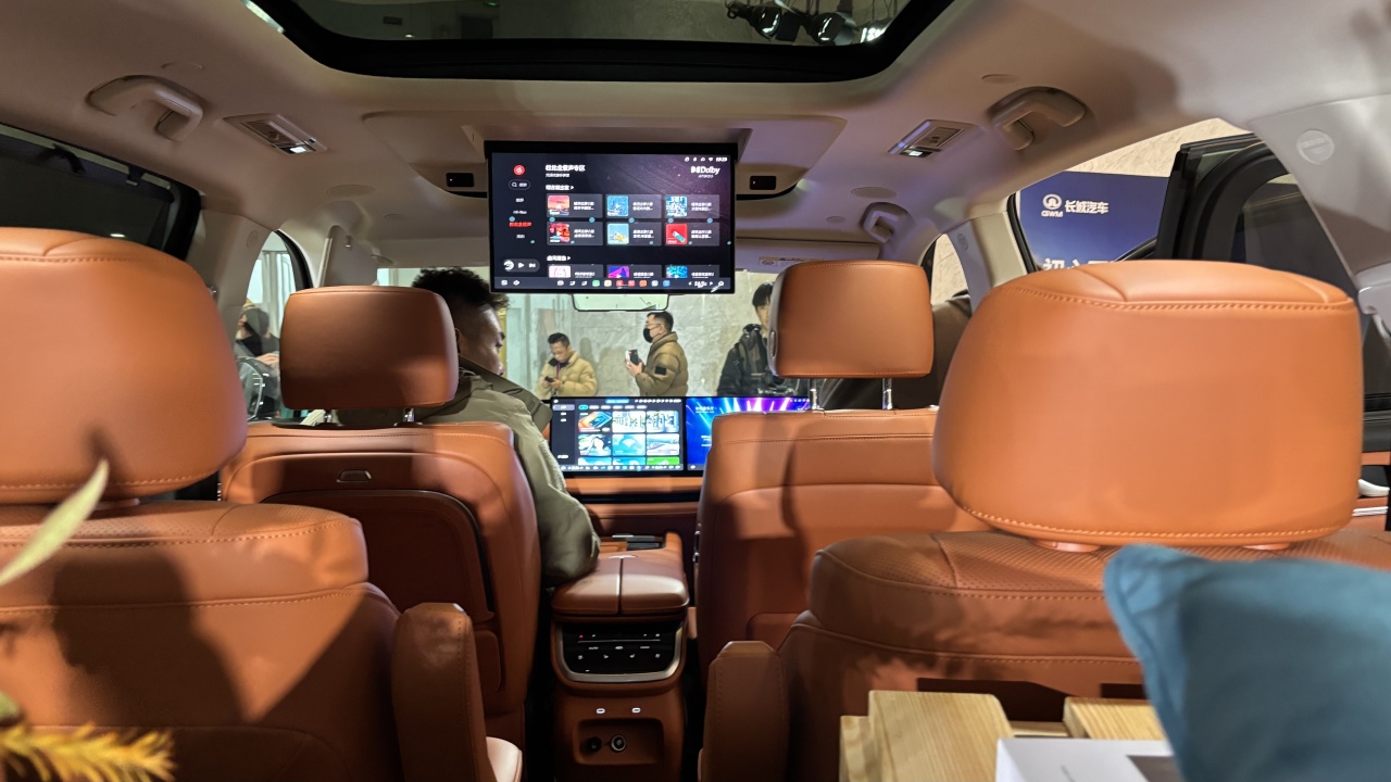 试驾魏牌蓝山智能进阶版：虽非9系犹胜9系