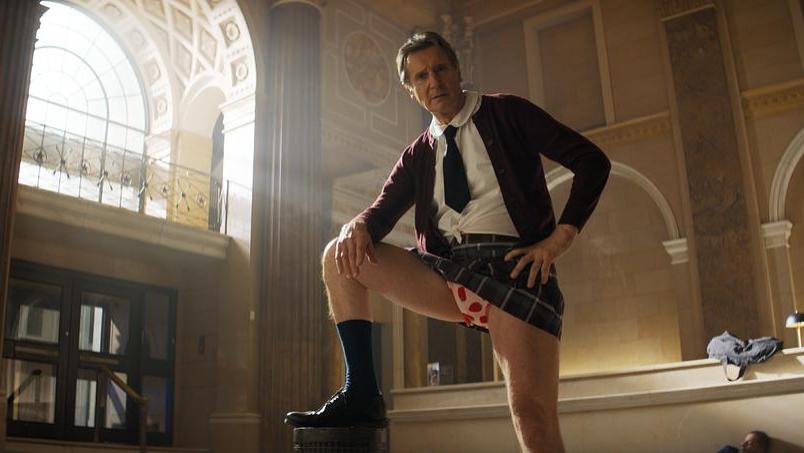 连姆·尼森主演喜剧电影《新白头神探》发布首支预告 硬汉爆笑转型