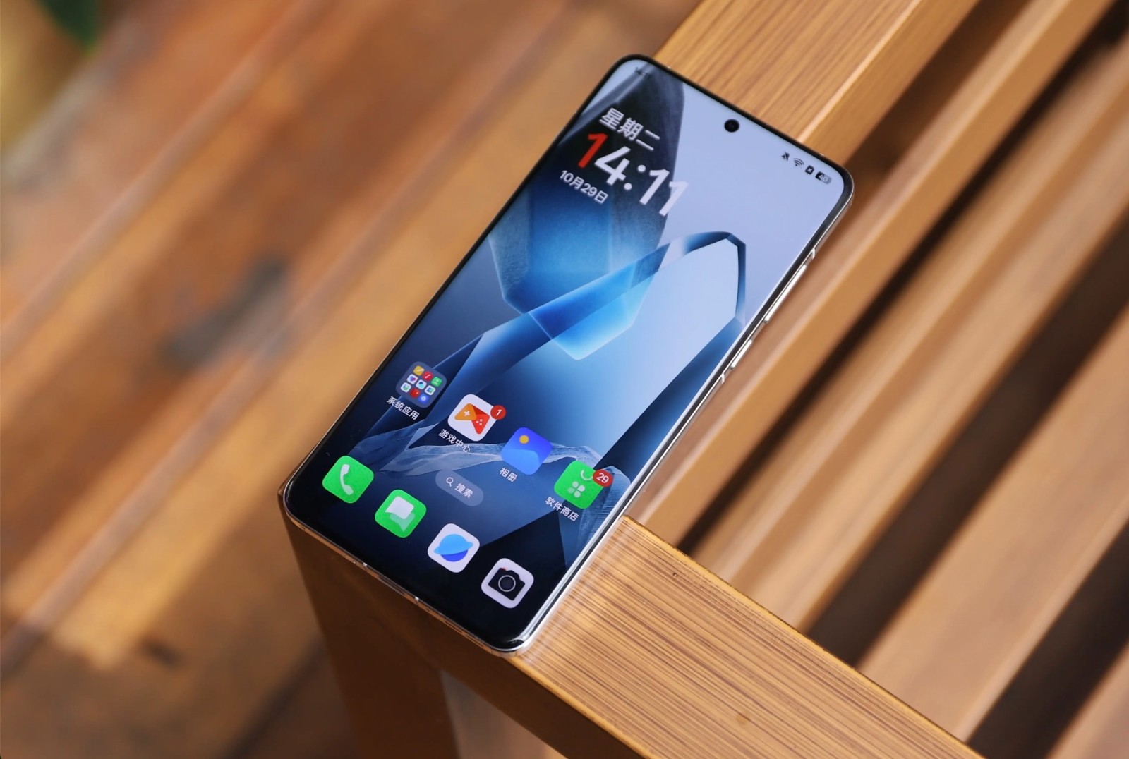 一加不講武德，高端旗艦突降1300元，2K屏+120倍變焦，入手用五年