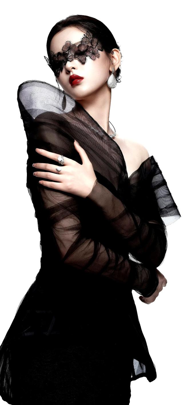 好看的杨超越壁纸,杨超越薄纱黑裙高清无水印壁纸