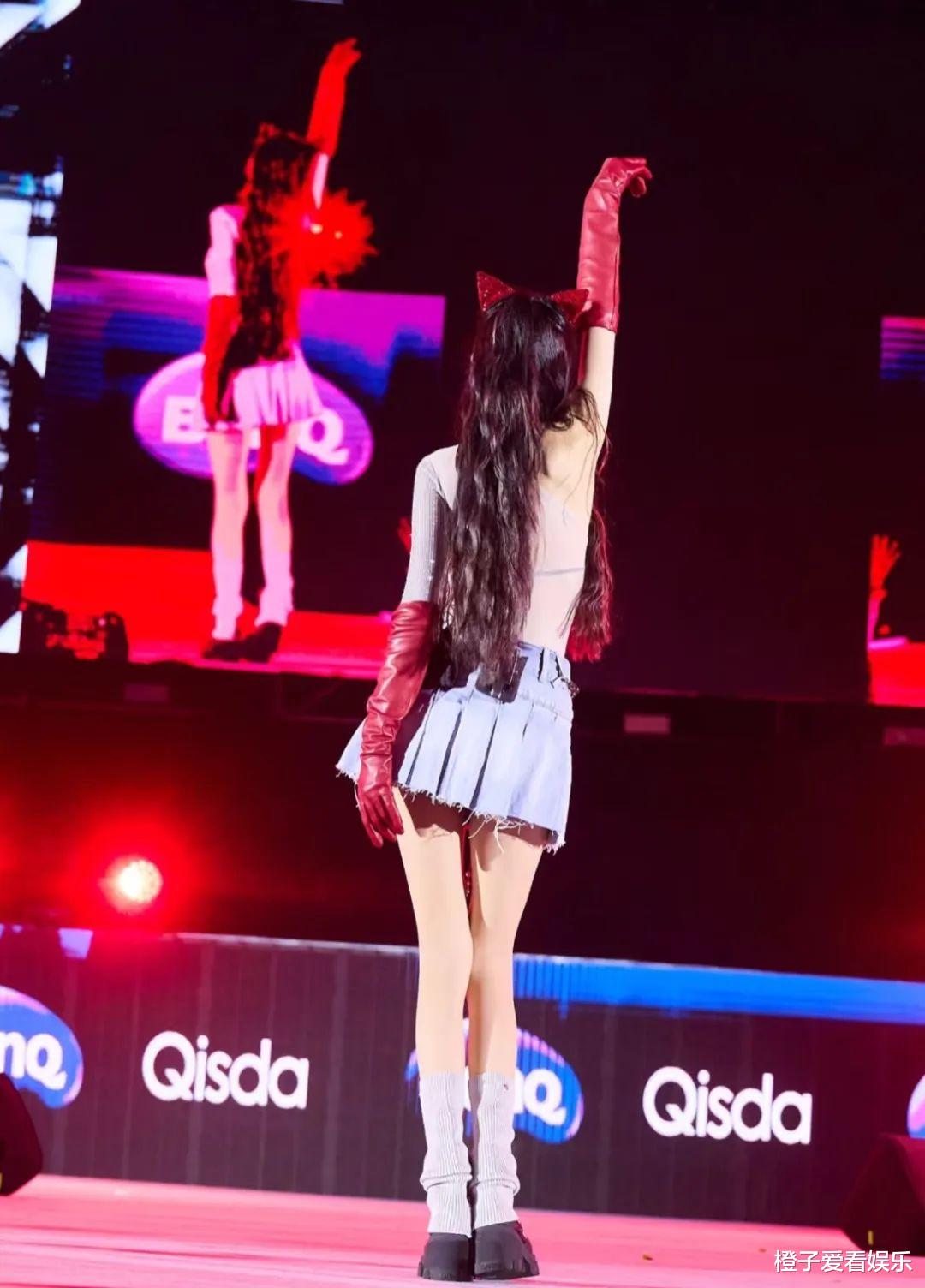 51岁天后首度承认有钱、有娃、目前单身！网友：她怎么看着比儿子还年轻啊？