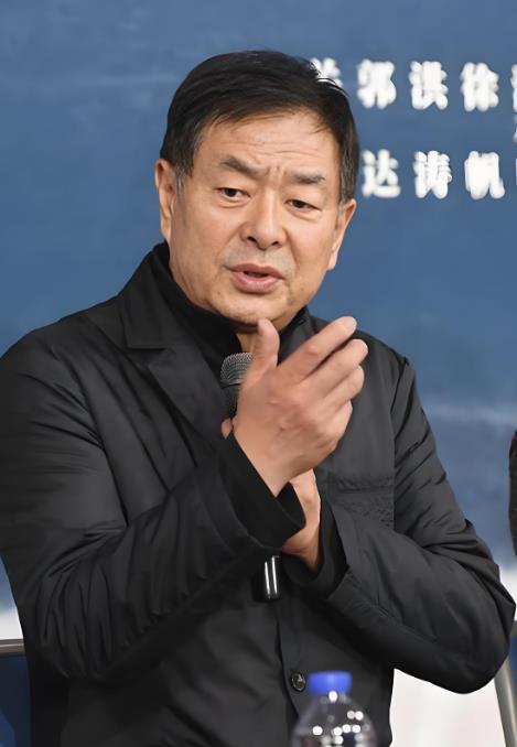 濮存昕:家人相继离世,如今72岁不敢老去,还要照顾年迈的老母亲