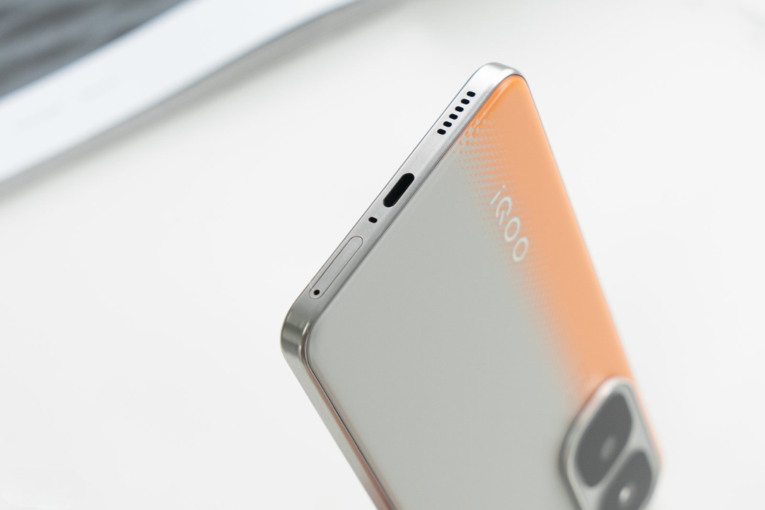 几乎腰斩！iQOO Neo10掀桌子了