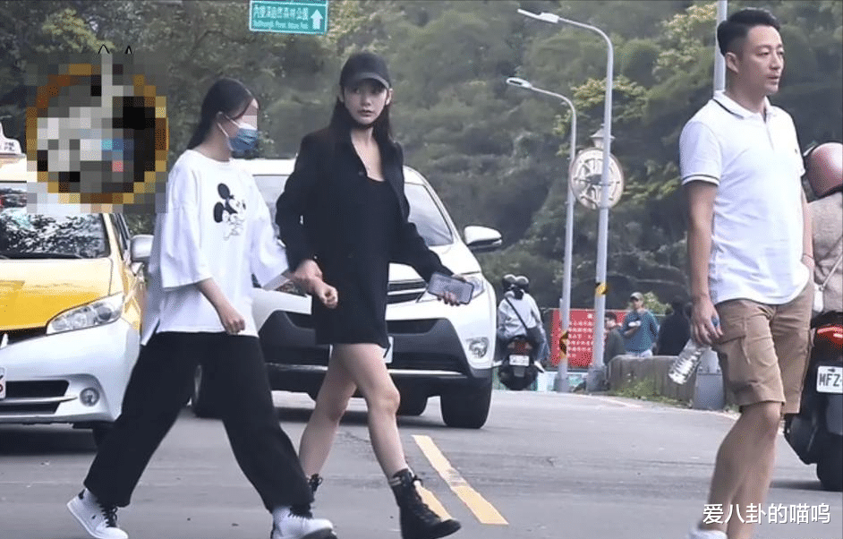 好消息:汪小菲疑似拿到儿女抚养权,陪女儿出游,女儿笑的很开心