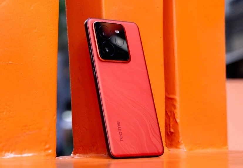 國補后的真香旗艦，從3699元降到2761元，120倍變焦+驍龍8至尊版