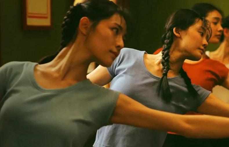 钟楚曦全网翻车的根本原因,除了不红,更多是没有拿得出手的作品