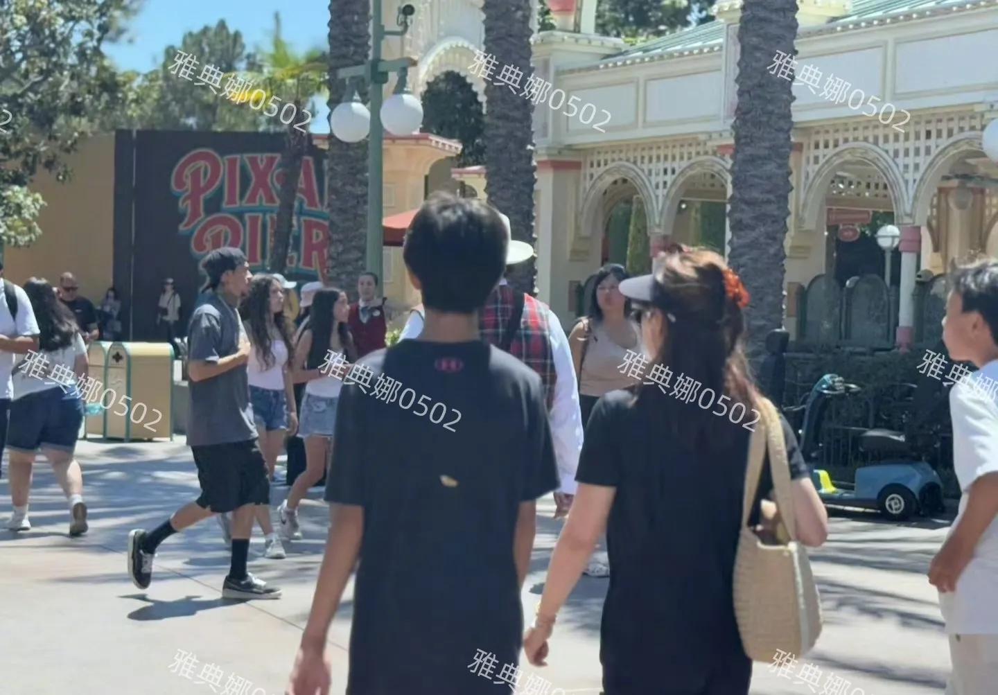 孙俪的儿子跟她长得太像了，要是个女孩直接可以拍甄嬛传续集了!