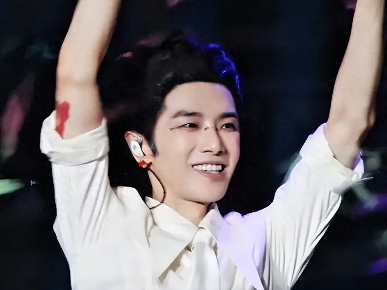 媲美周杰伦！却因一个孩子被骂4年，如今凭一个举动实现口碑逆转