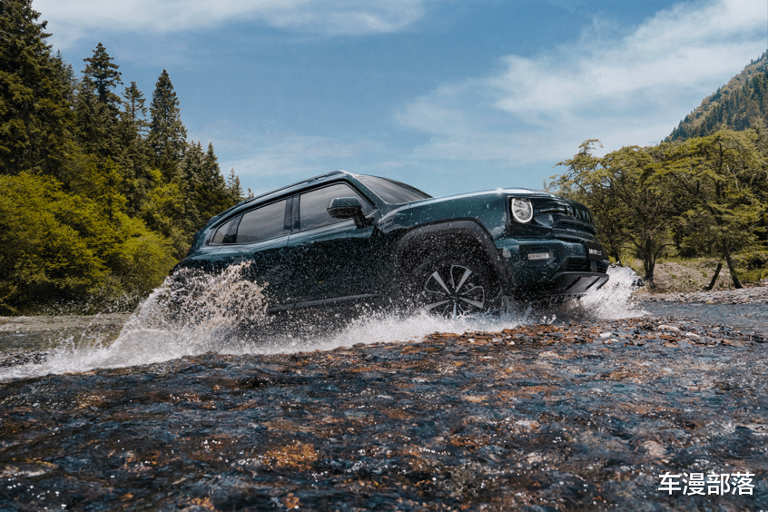 哈弗大狗 PLUS上市，10.98万起“加量不加价”，开创家庭泛越野新赛道