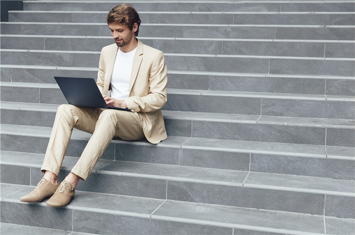 華碩靈耀14 2025：酷睿Ultra 9+高顏值設計 品質黨雙11必入清單