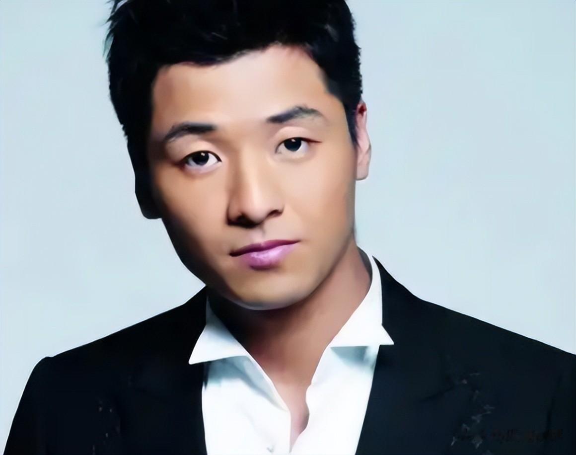 钱多还真有用！他闯关东爆火后娶了美女同桌，如今生活令人羡慕