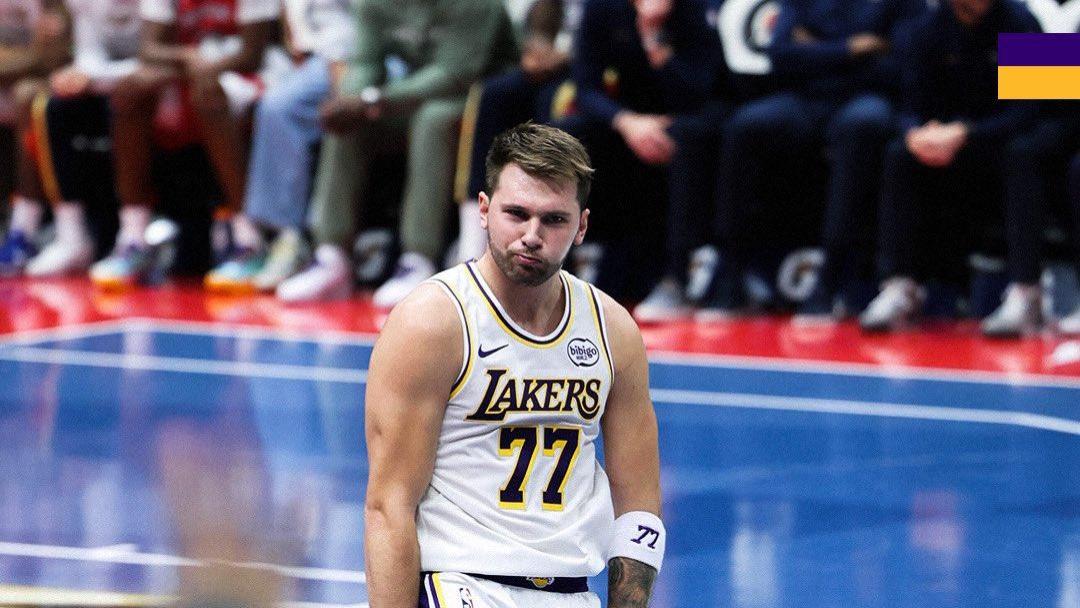 东契奇24+7+12创NBA历史第1神迹，艾顿11中10创纪录，湖人完胜鹈鹕！里夫斯31+7