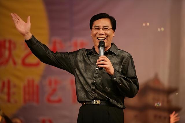 相声演员笑林:不抽烟、不喝酒,一天100个俯卧撑,59岁骤然离世