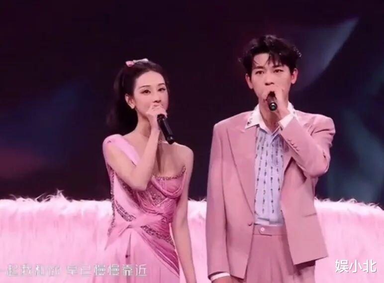 跨年晚会状况多:歌手跑调,演员假唱,主持人台下痛哭