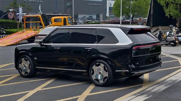 坐实“杭州湾库里南”！极氪9X纯白版官图公布：一眼尊贵