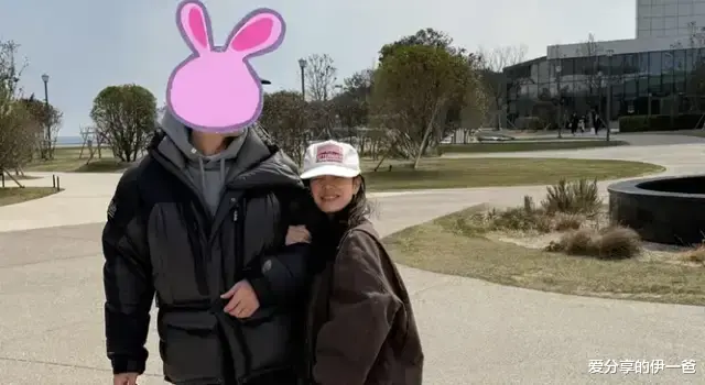 孙艺珍罕见放闪玄彬!「依偎老公」超甜蜜 出游照狂吸40万人朝圣