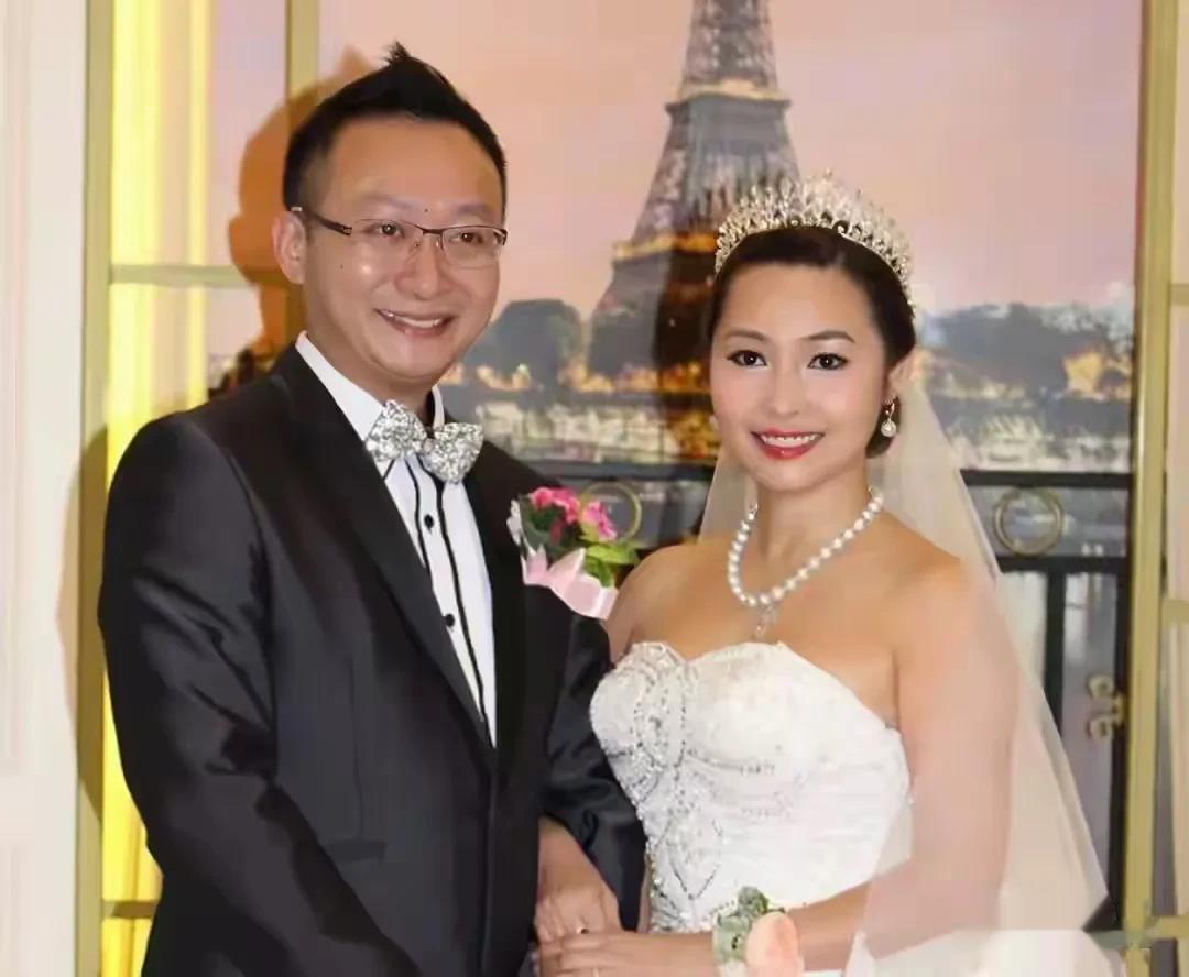 香港过气艳星宣布复出，离婚后净身出户，收前夫一元钱赡养费