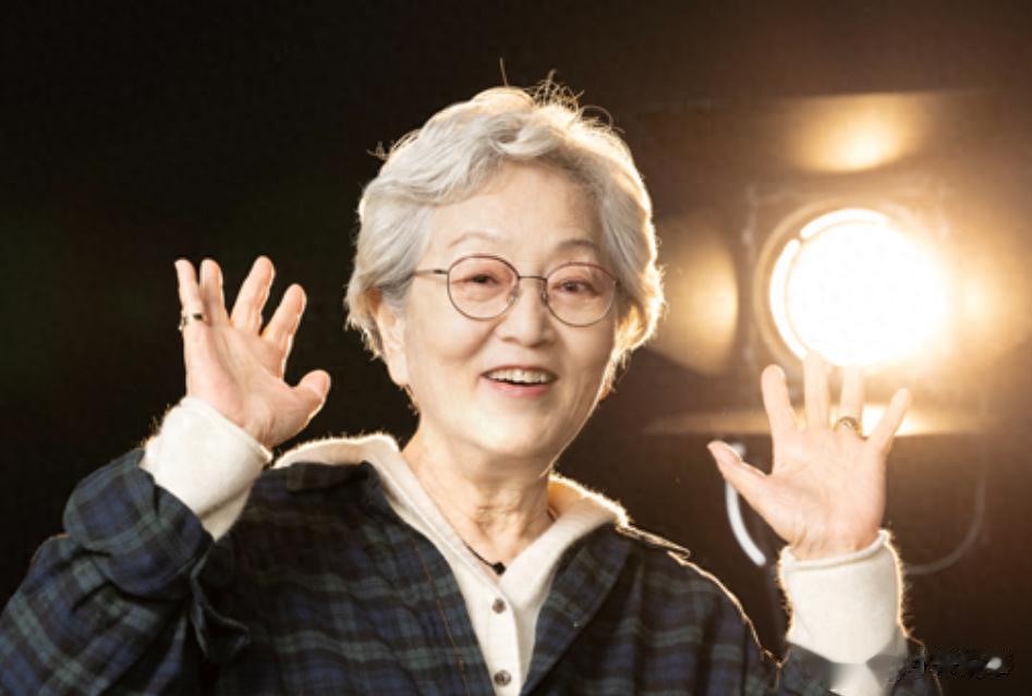 韩国女演员88岁还在赚钱养家！哭诉：孙子遭酒驾撞瘫、女儿被拖垮