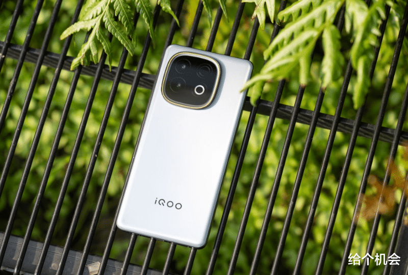 9月可以“闭眼入”的一款手机,天玑9400+手机不到2000,低价高配