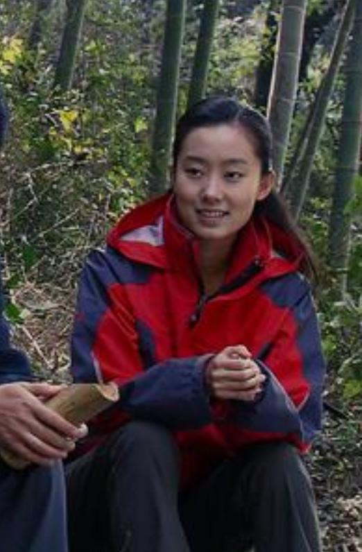 温婉大气骨相抗打 张小斐算不算顶级美人？看她的出圈神图就懂了