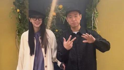 狗哥Gary与妻子结婚8周年，幸福冒泡再现“情话9段”