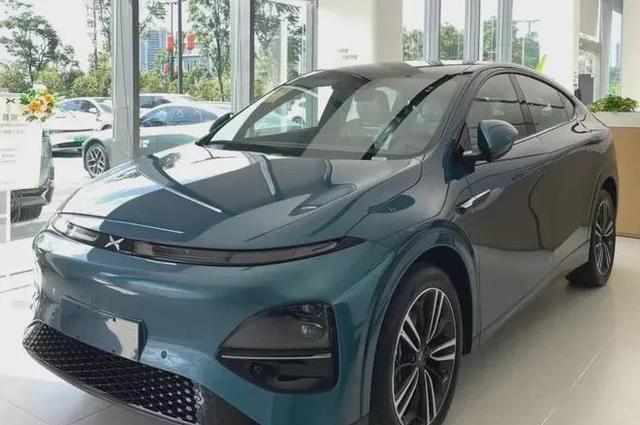 小鹏G01掀桌子！430km纯电续航+5C超充，增程式赛道要血流成河？