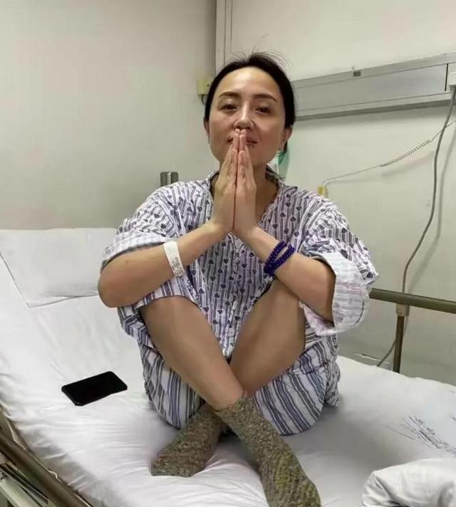 沉默一天后，李乃文深夜发文悼念朱媛媛：十字胜千言的同窗绝唱