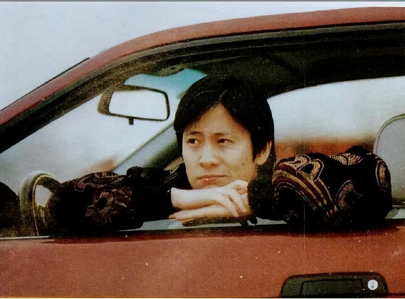 歌手解晓东：14次登春晚，曾提携章子怡，破产后抑郁住养老院？