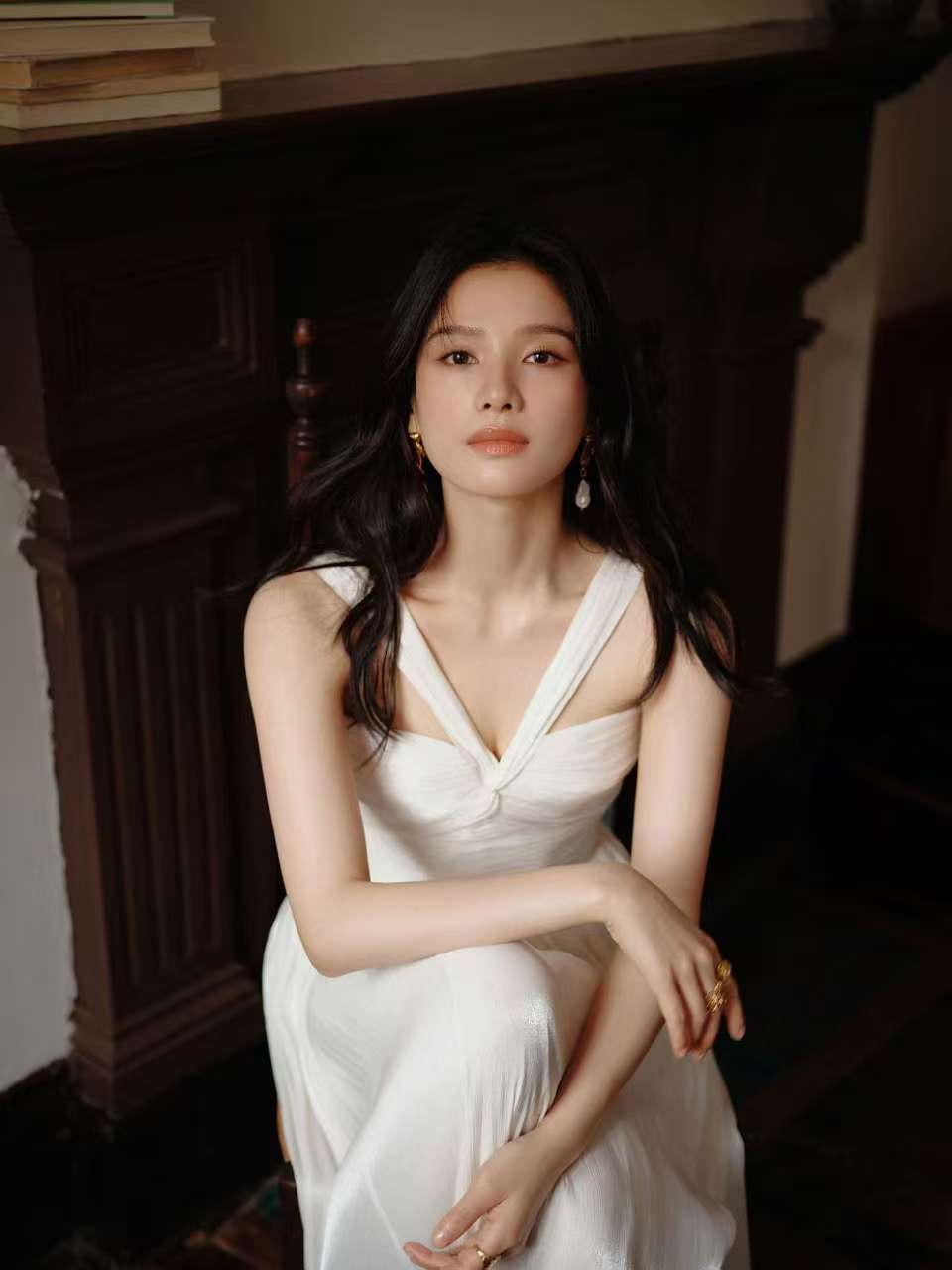 【千姿之美,以纯粹简约诠释奢华优雅】——张婧仪