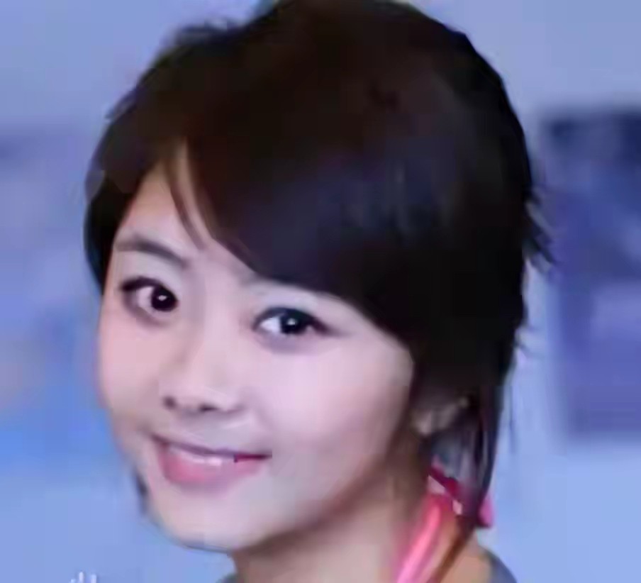 母亲离世多年后，35岁的国民闺女谭松韵，早已走上的另一条道路