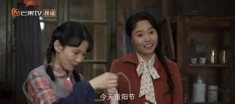 央视剧又翻车！31岁女演员“强行扮嫩”，挤眉弄眼扎双马尾太尴尬