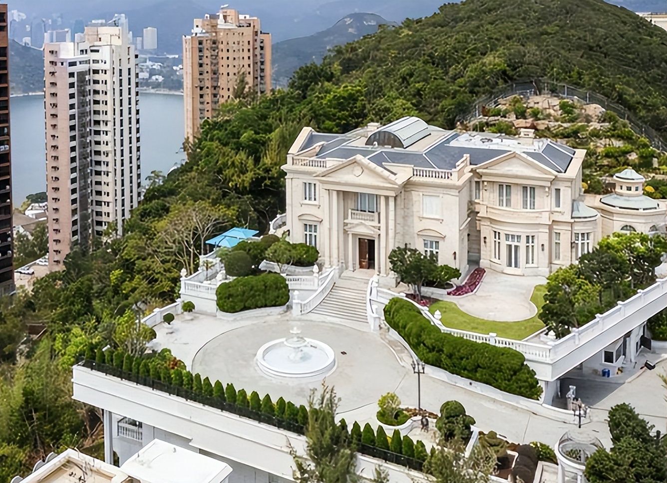 97岁顶级富豪李兆基去世，二儿子娶徐子淇生4胎，长子未婚代孕