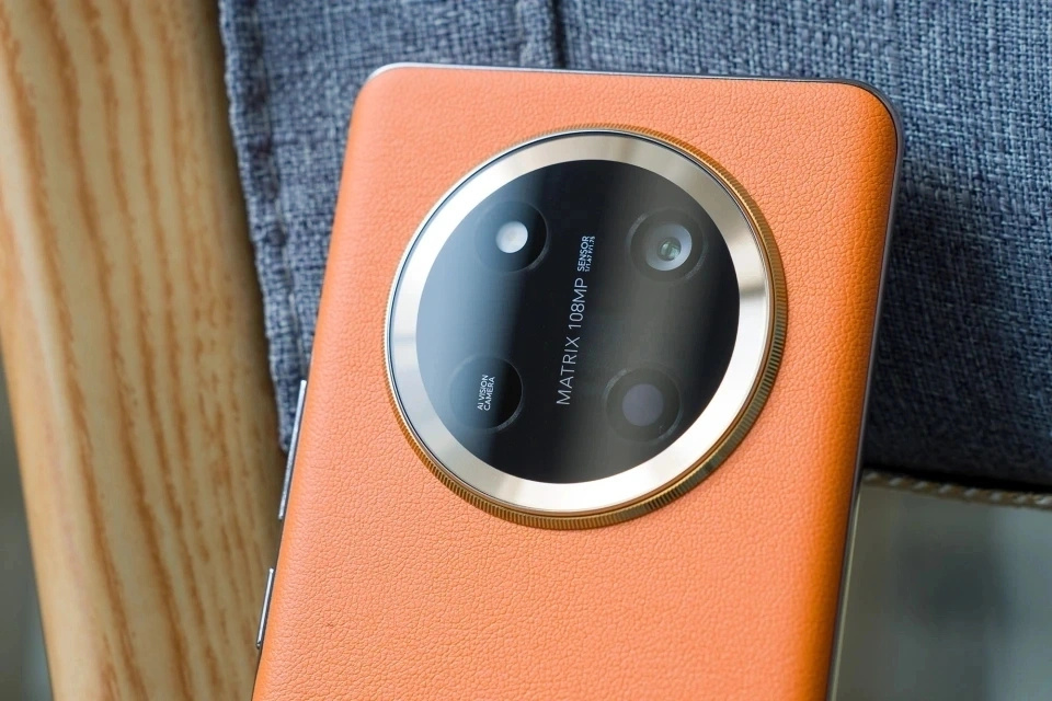 榮耀開啟“清倉模式”，6600mAh+衛星消息，512GB頂配降至1849元