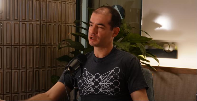 GPT-5之后，奧特曼向左，梁文鋒向右