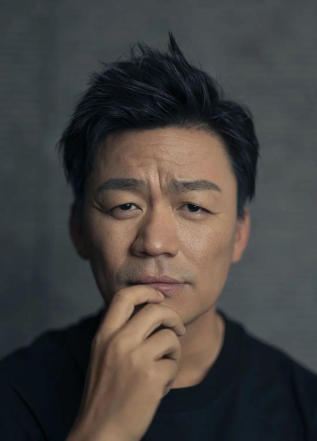 获人民日报力挺!宋佳让“文盲”明星无地自容,郝蕾的话一针见血