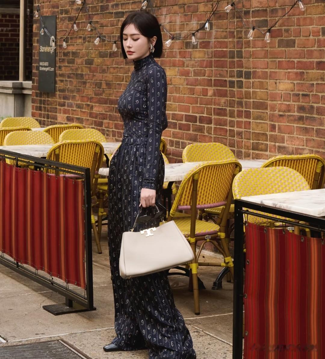 20位女明星出道前VS出道后，有人从小美到大，有人判若两人！