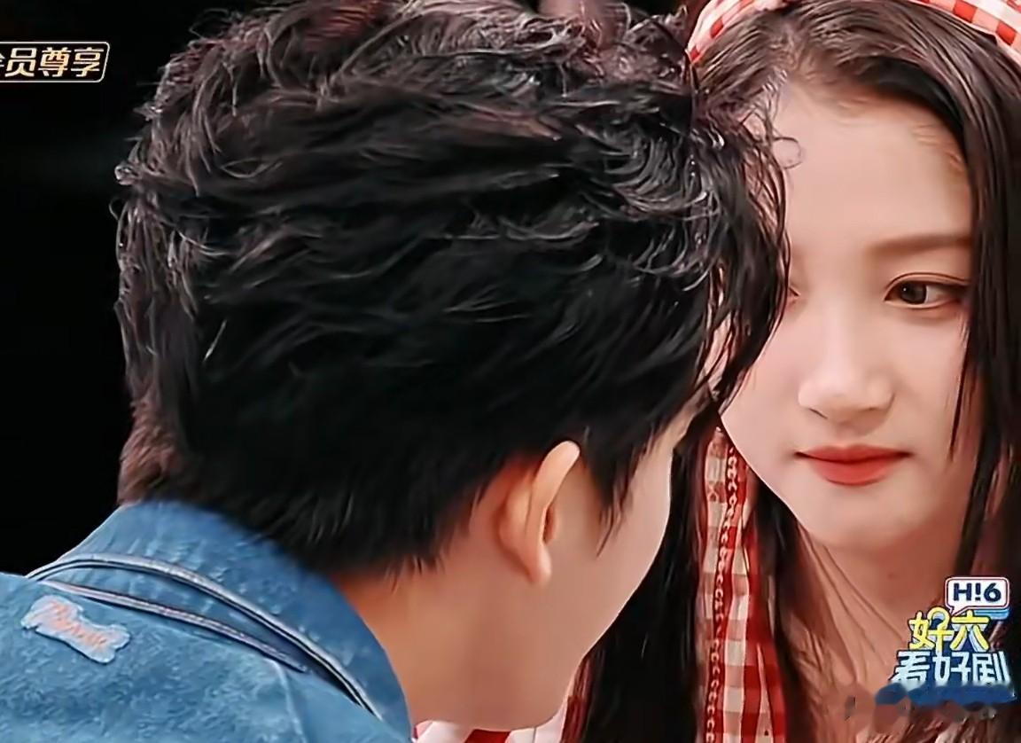 狗仔曝95后顶流小生与国民闺女同居还被撞见