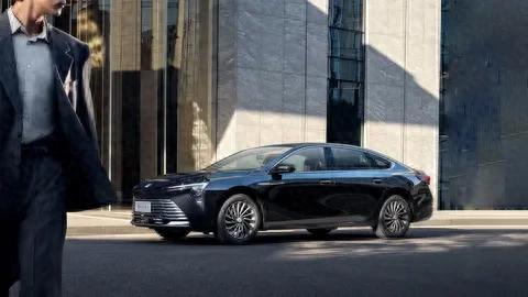 君越 不喧哗 自有声